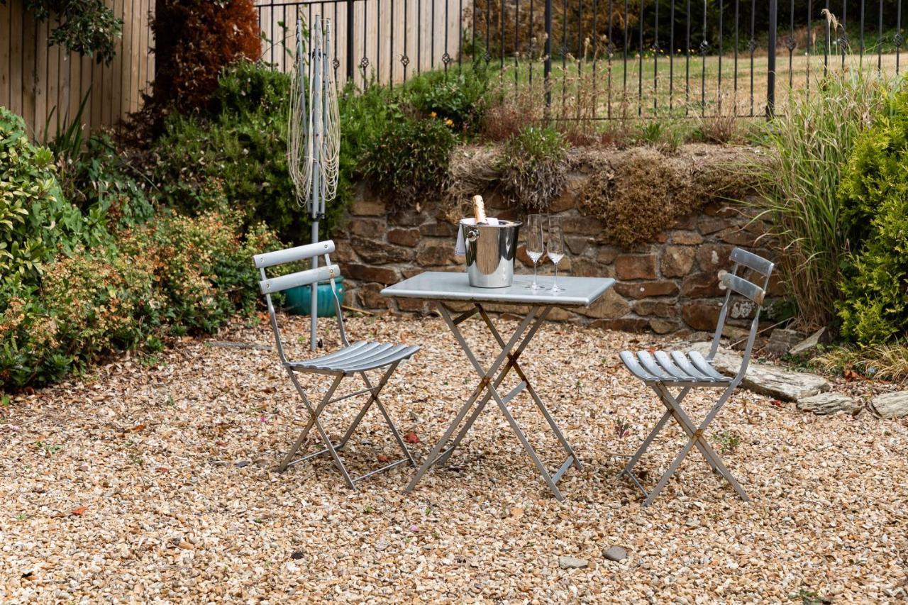 1 Chatsworth Riverscape Apartments - Riverview Apartment In Great Location With Free Parking Overlooking The Gannel Just A Short Walk From Newquays Incredible Beaches And Local Amenities Newquay  Bagian luar foto