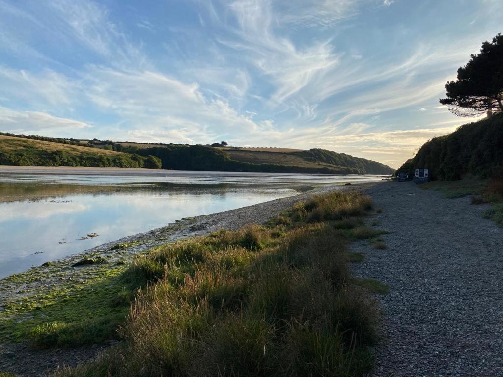 1 Chatsworth Riverscape Apartments - Riverview Apartment In Great Location With Free Parking Overlooking The Gannel Just A Short Walk From Newquays Incredible Beaches And Local Amenities Newquay  Bagian luar foto