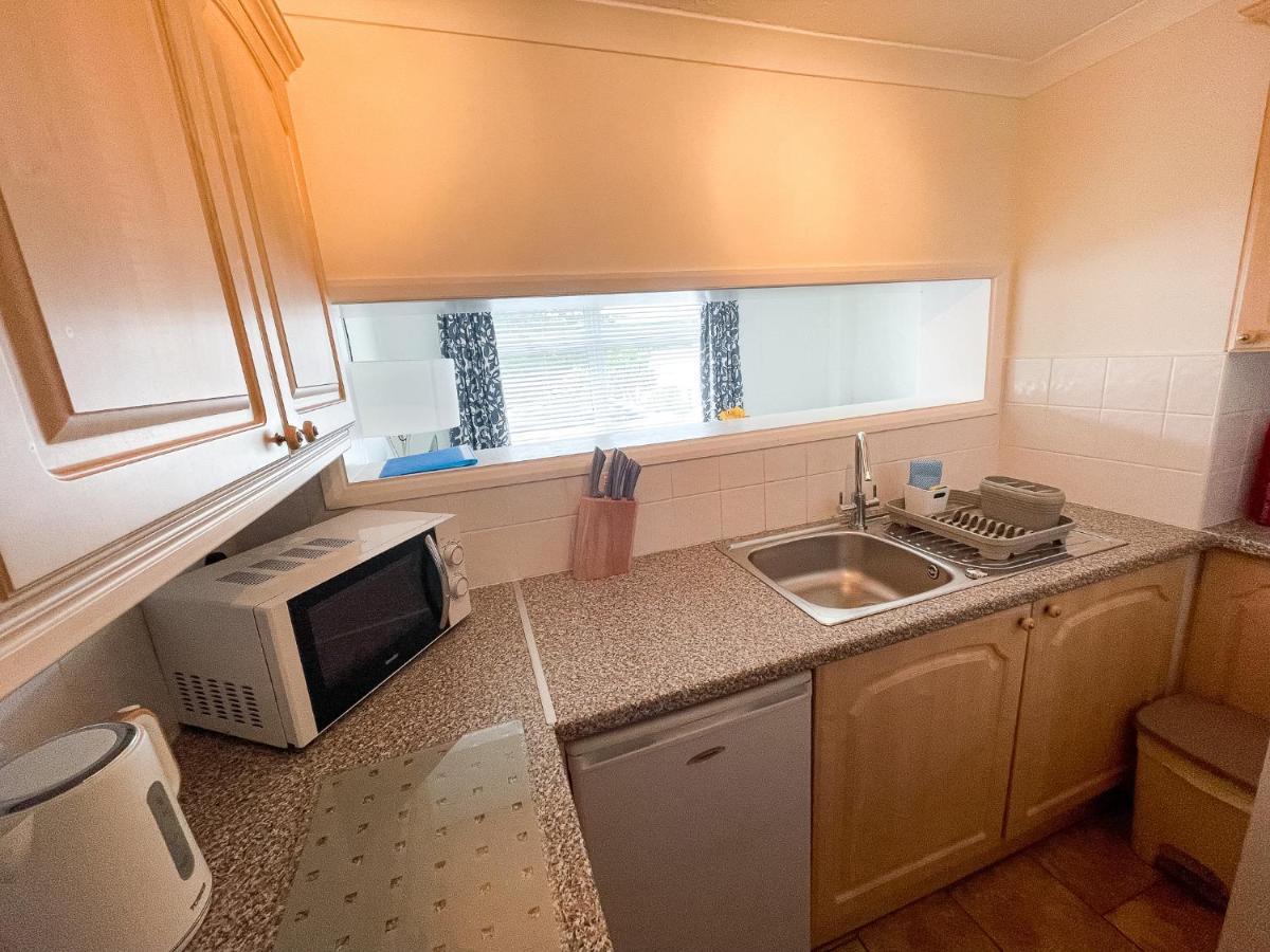 1 Chatsworth Riverscape Apartments - Riverview Apartment In Great Location With Free Parking Overlooking The Gannel Just A Short Walk From Newquays Incredible Beaches And Local Amenities Newquay  Bagian luar foto