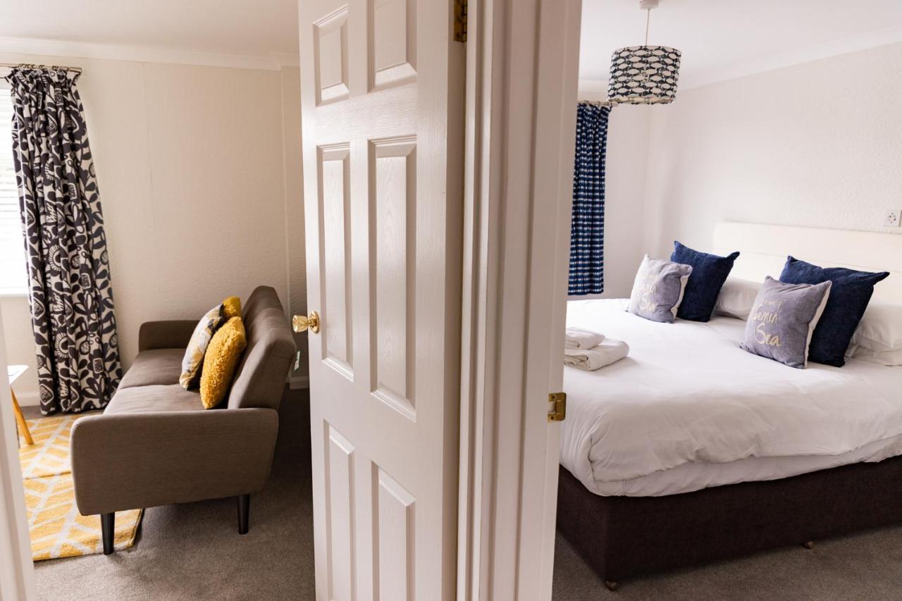 1 Chatsworth Riverscape Apartments - Riverview Apartment In Great Location With Free Parking Overlooking The Gannel Just A Short Walk From Newquays Incredible Beaches And Local Amenities Newquay  Bagian luar foto