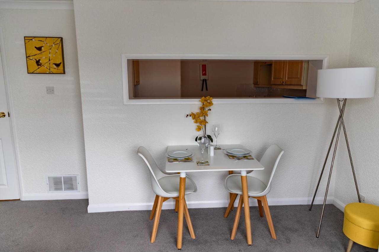 1 Chatsworth Riverscape Apartments - Riverview Apartment In Great Location With Free Parking Overlooking The Gannel Just A Short Walk From Newquays Incredible Beaches And Local Amenities Newquay  Bagian luar foto